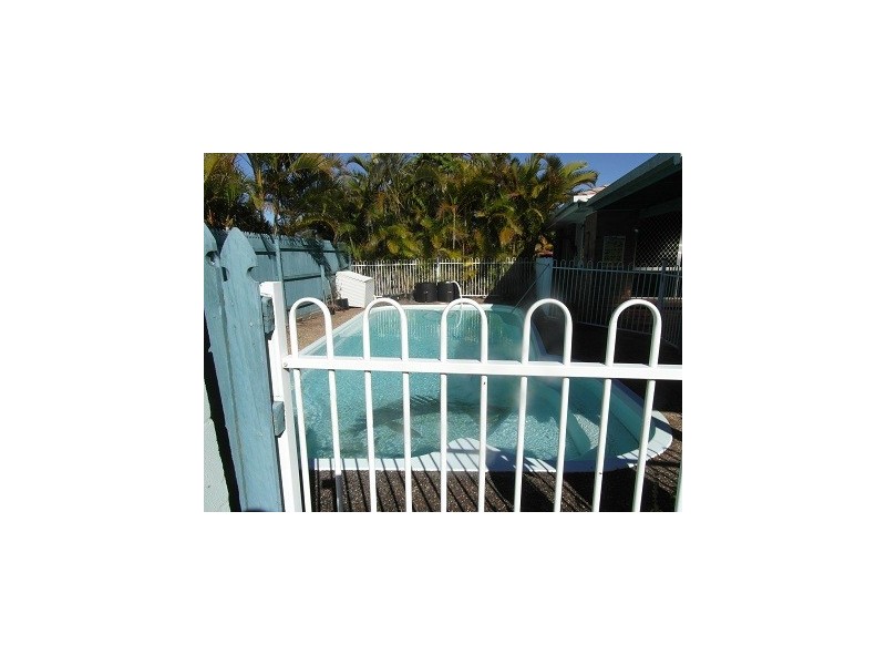18 Lakeridge Drive, Varsity Lakes QLD 4227