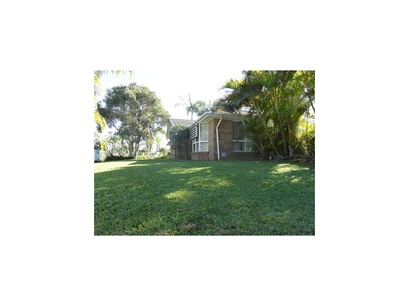 18 Lakeridge Drive, Varsity Lakes QLD 4227