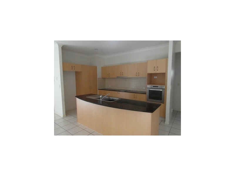 32 Gerona Circuit, Varsity Lakes QLD 4227