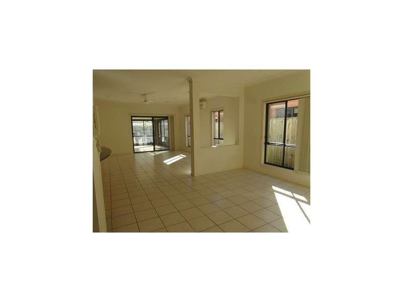 32 Gerona Circuit, Varsity Lakes QLD 4227