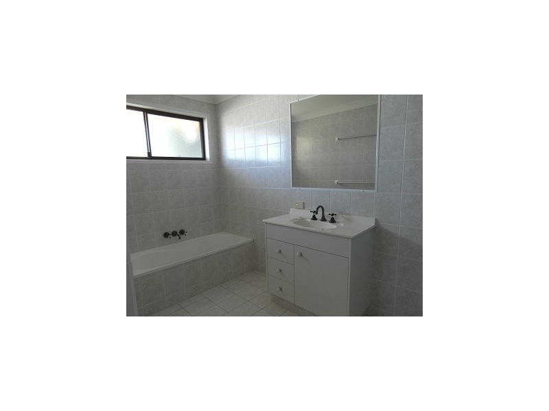 2/13 Leyte Avenue, Palm Beach QLD 4221