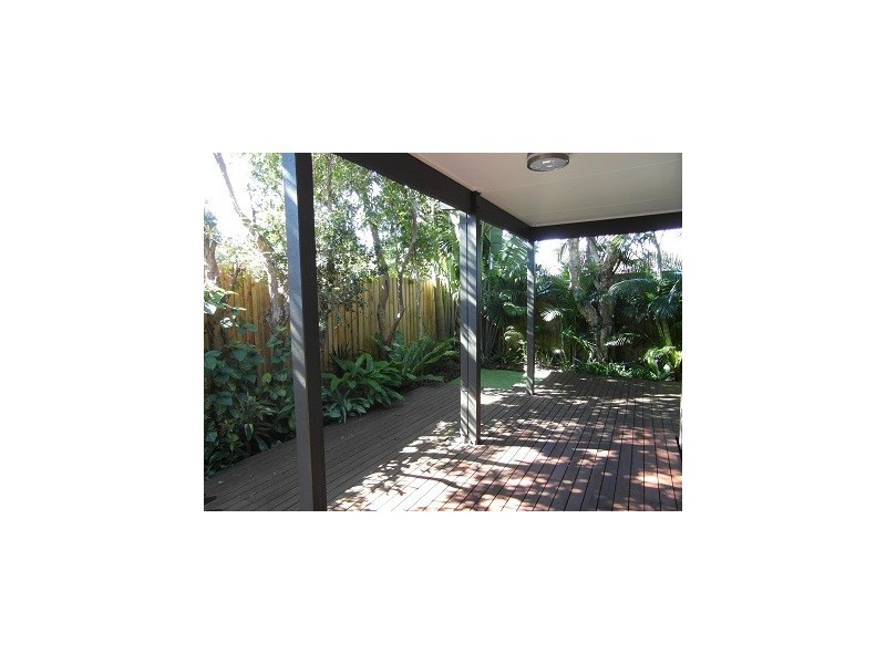 2/13 Leyte Avenue, Palm Beach QLD 4221