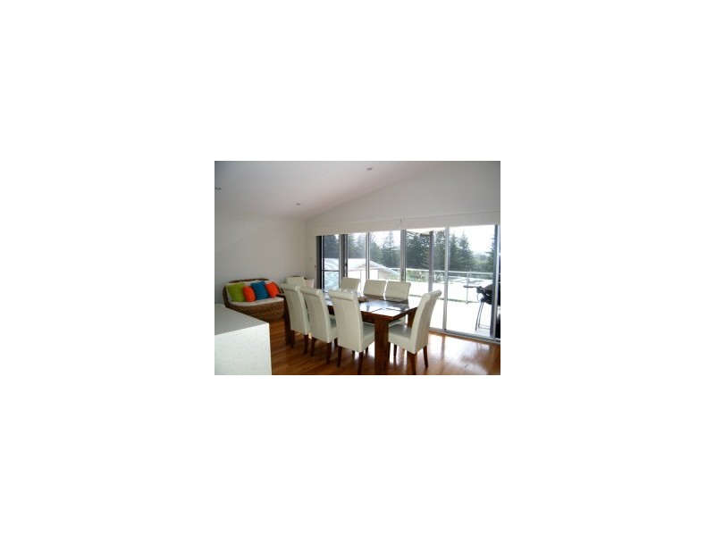 9 Main Street, Hallidays Point NSW 2430