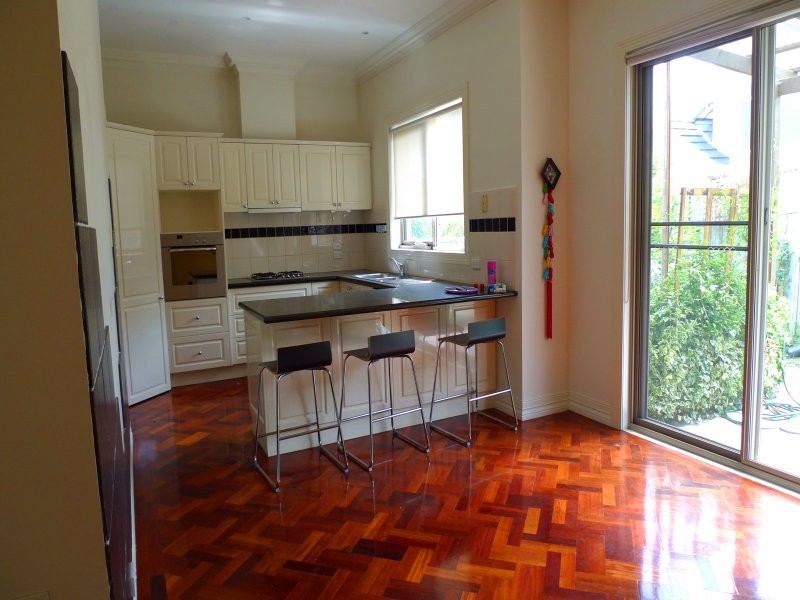 2/30 Broughton Rd, Surrey Hills VIC 3127