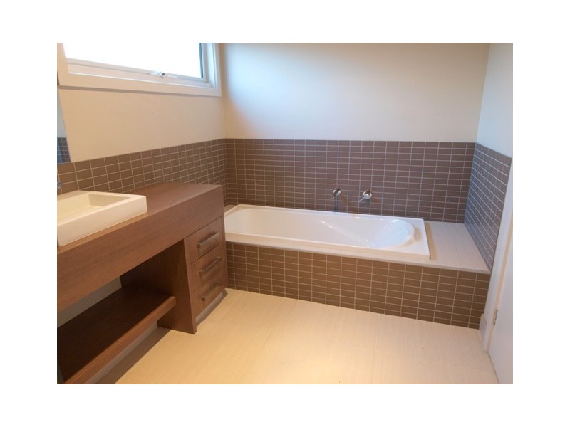 16 Molloy Court, Bell Post Hill VIC 3215