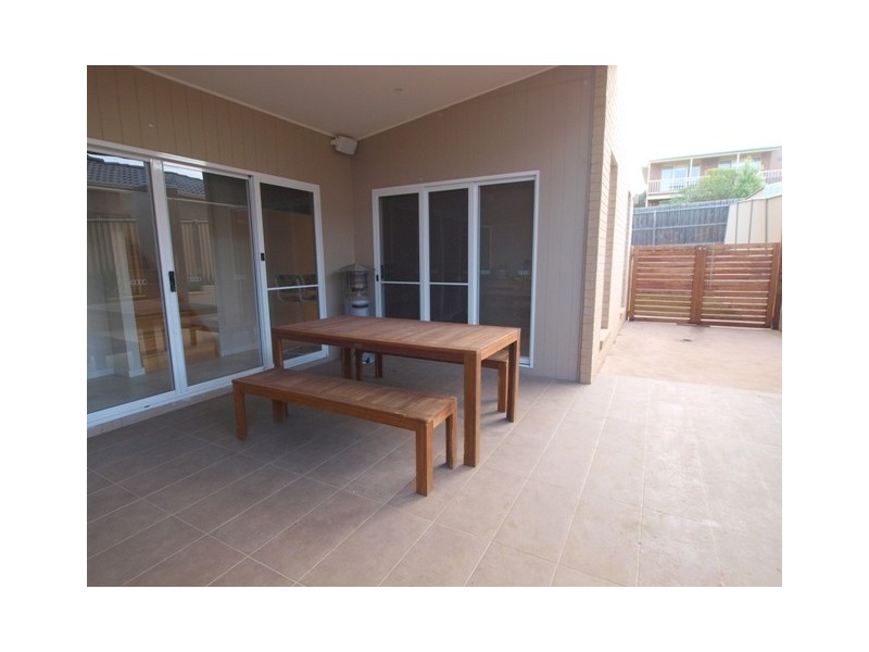 16 Molloy Court, Bell Post Hill VIC 3215