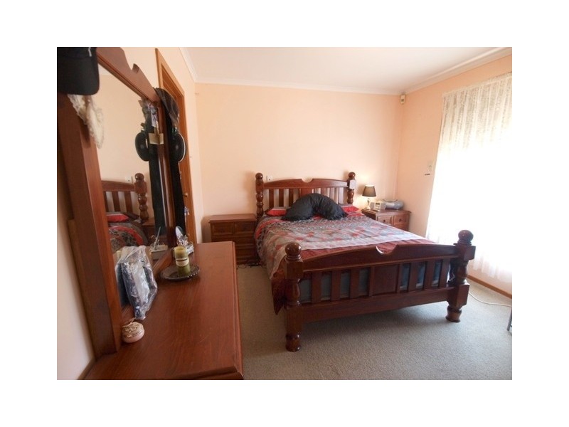 8 Coleraine Crescent, Corio VIC 3214