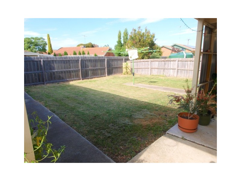 8 Coleraine Crescent, Corio VIC 3214