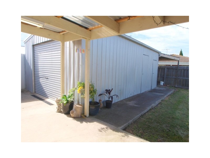 8 Coleraine Crescent, Corio VIC 3214