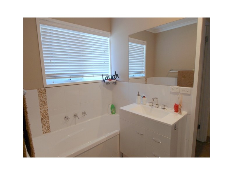 27 Shepherdson Avenue, Corio VIC 3214