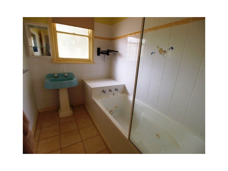 6 Graham Street, Hamlyn Heights VIC 3215