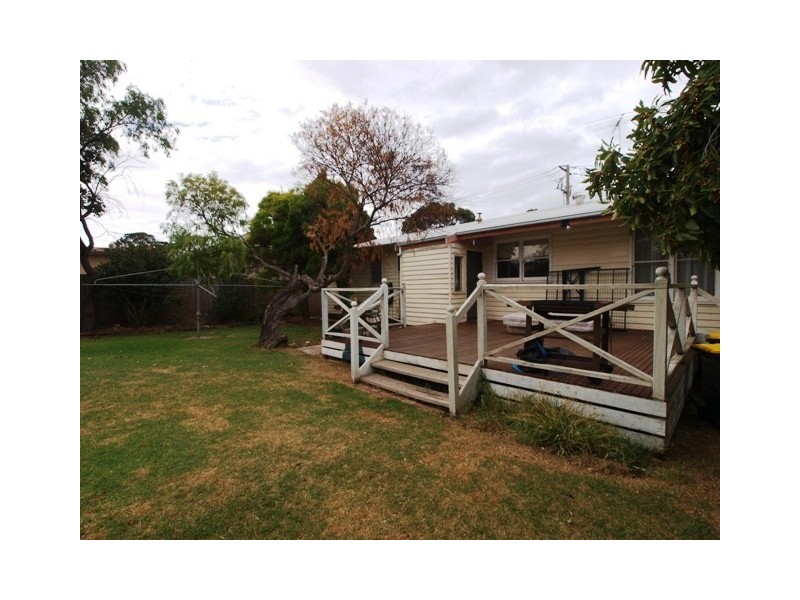 6 Graham Street, Hamlyn Heights VIC 3215