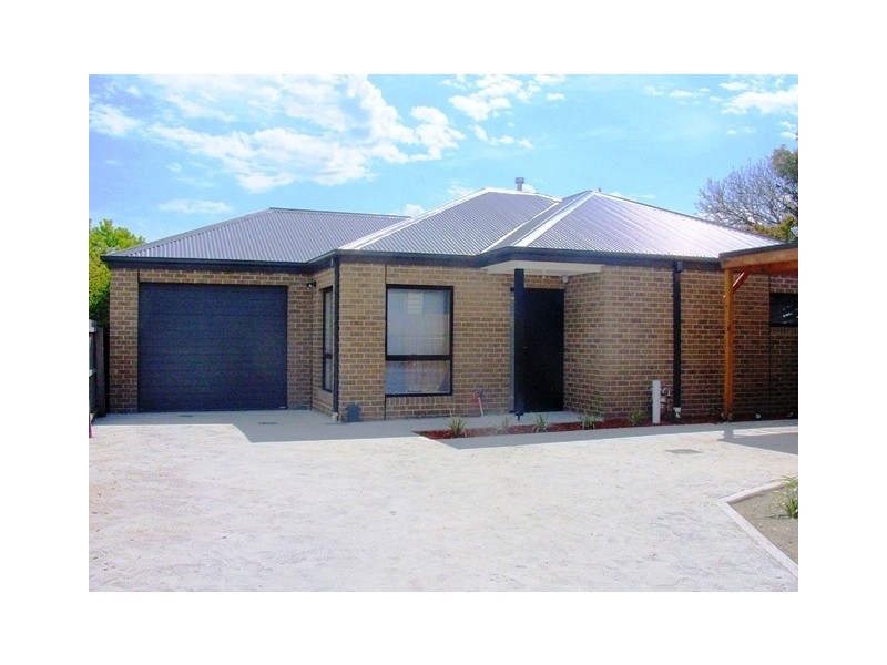 2/32 Spruhan Avenue, Norlane VIC 3214