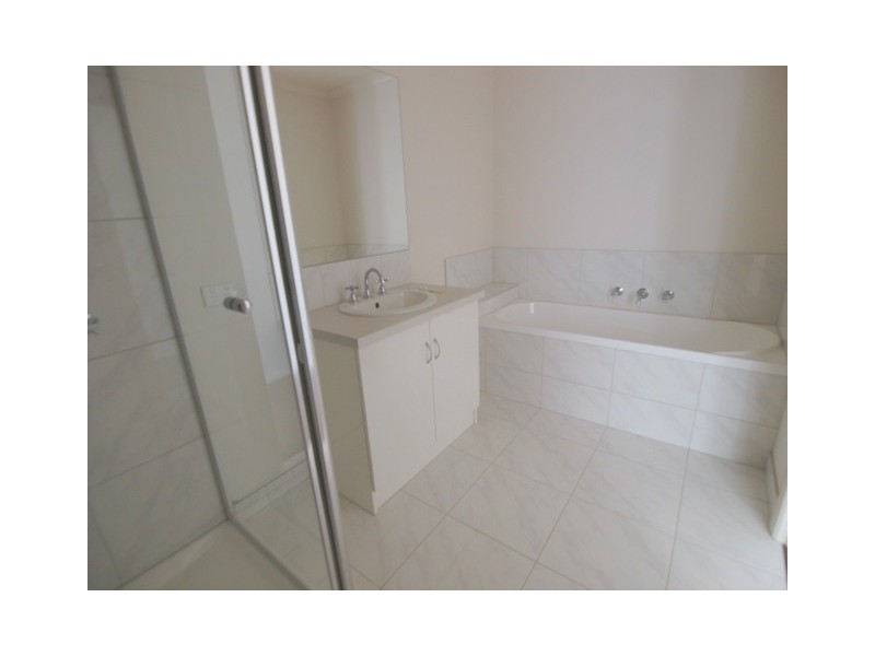 2/79 Bellbird Avenue, Norlane VIC 3214