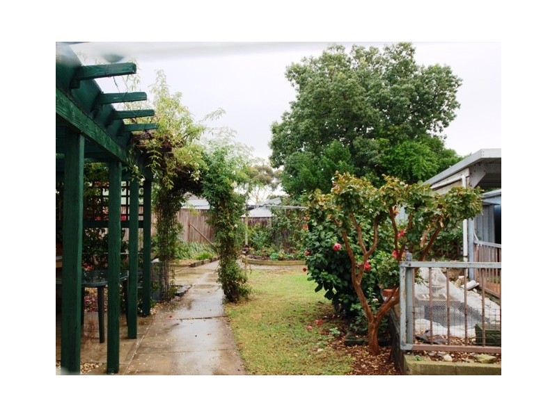 13 Rodbrough Crescent, Corio VIC 3214