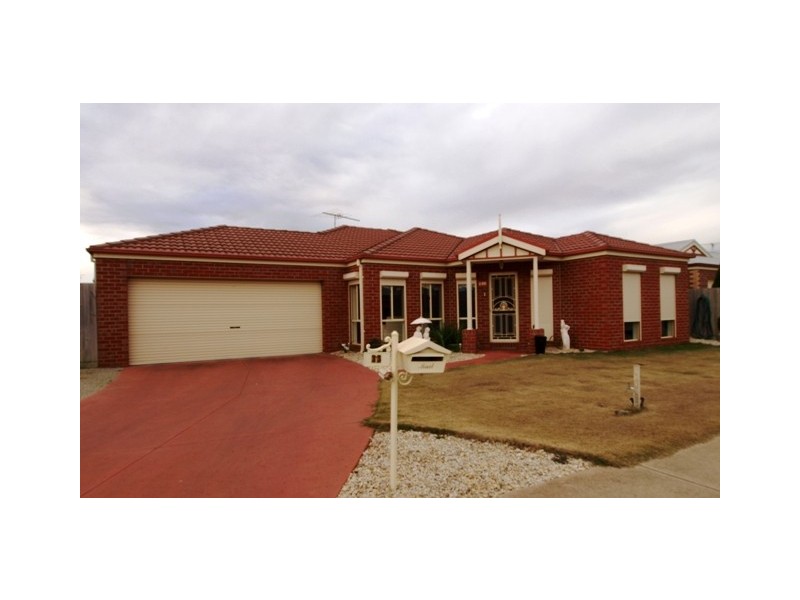 33 Country Gardens Drive, Lara VIC 3212