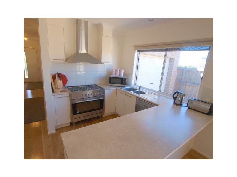 27 Shorebreak Street, Torquay VIC 3228