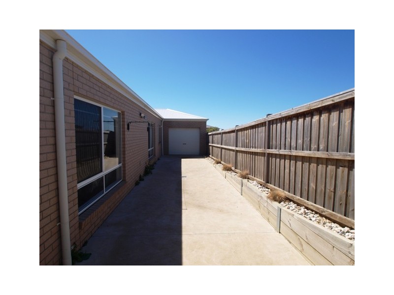 27 Shorebreak Street, Torquay VIC 3228