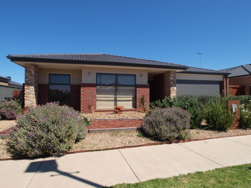 15 Melissa Drive, Lara VIC 3212