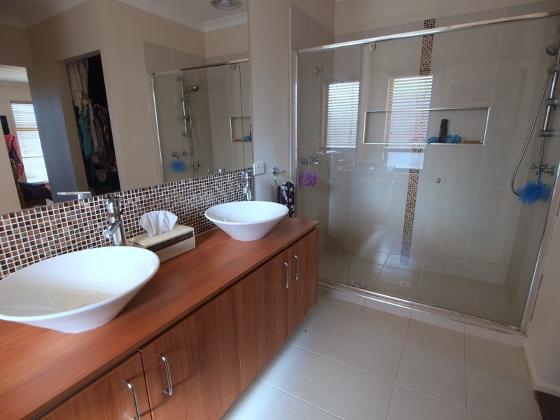 15 Melissa Drive, Lara VIC 3212