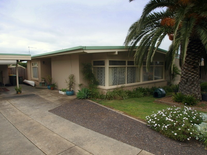 42 Wolseley Grove, Bell Post Hill VIC 3215
