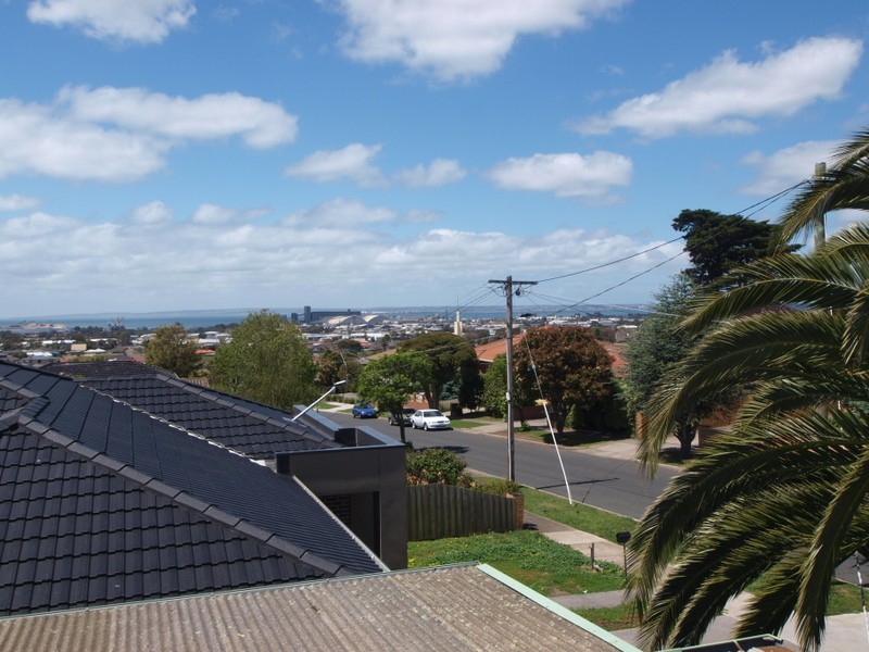 42 Wolseley Grove, Bell Post Hill VIC 3215