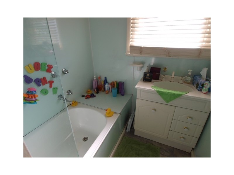 16 Jay Street, Norlane VIC 3214