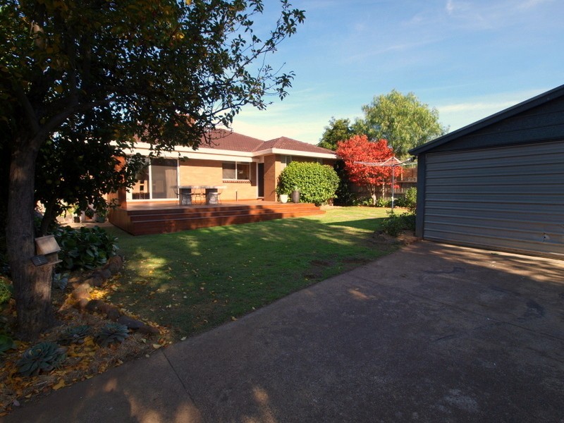 39 Station Lake Road, Lara VIC 3212