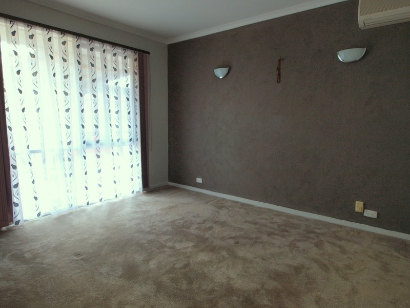 10 Caldermeade Drive, Corio VIC 3214