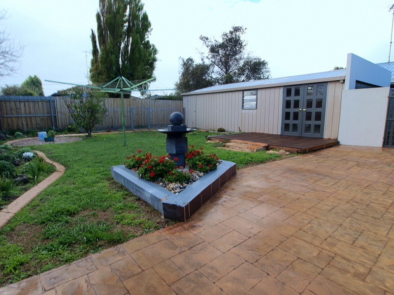 10 Caldermeade Drive, Corio VIC 3214