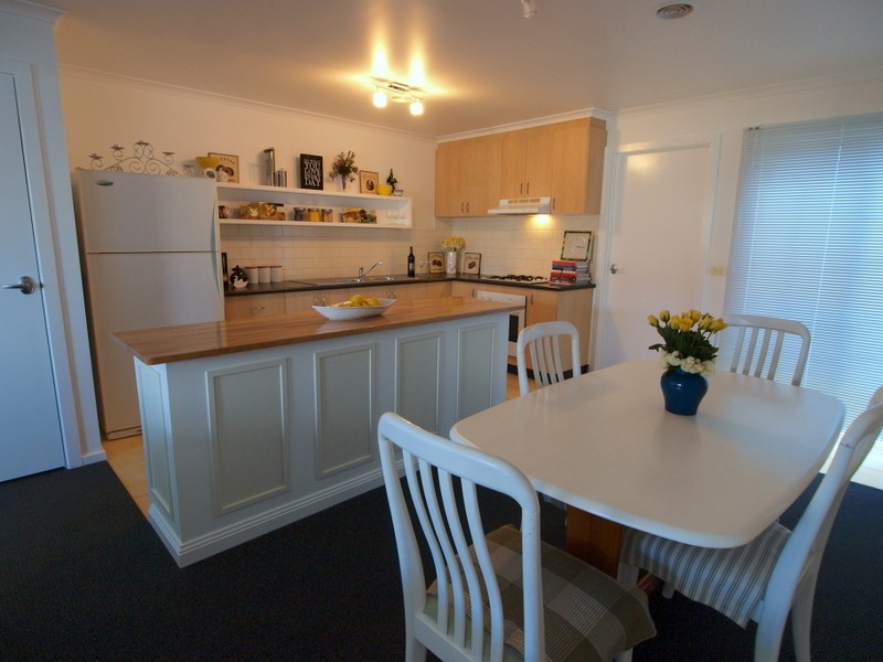18 Swanston Place, Geelong VIC 3220