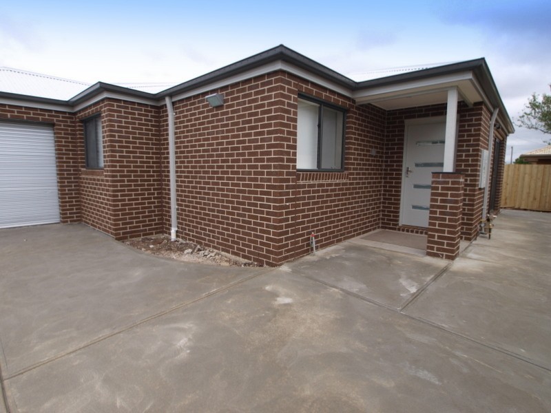 2/15 Watsonia Grove, Norlane VIC 3214