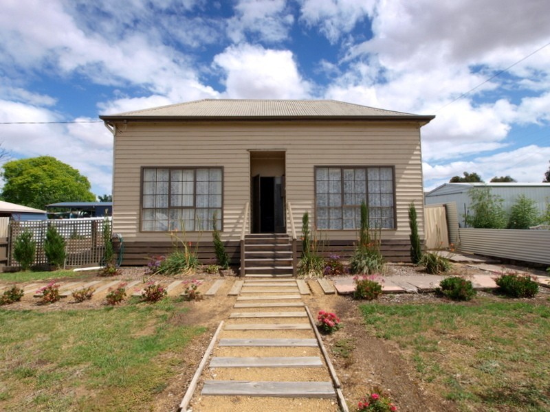 17 Gray Street, Lismore VIC 3324