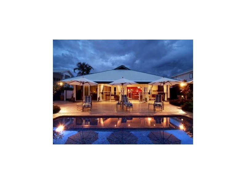 74 Cedar Rd, Palm Cove QLD 4879