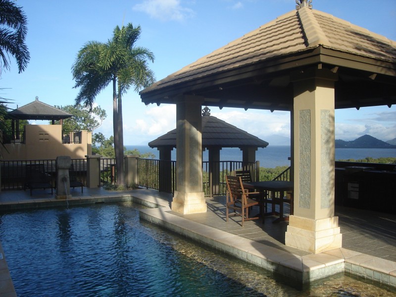 4/4 Colonel Cummings Dve, Palm Cove QLD 4879
