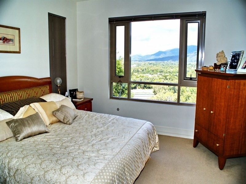 4/4 Colonel Cummings Dve, Palm Cove QLD 4879