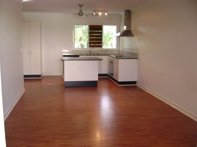 2/15 Amphora Street, Palm Cove QLD 4879