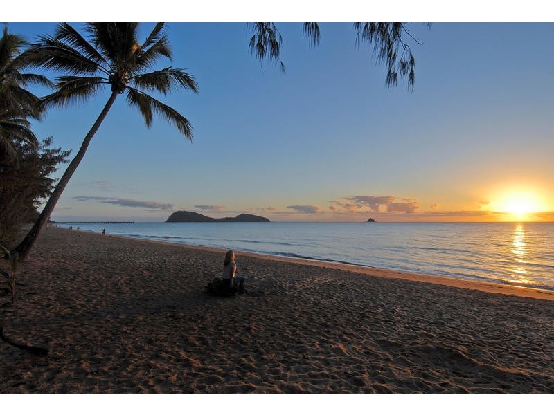 2/15 Amphora Street, Palm Cove QLD 4879