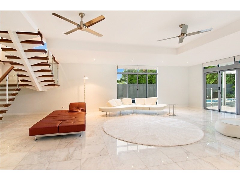 52 Cedar Rd, Palm Cove QLD 4879