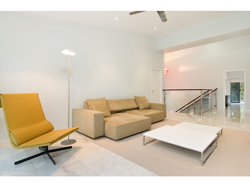 52 Cedar Rd, Palm Cove QLD 4879