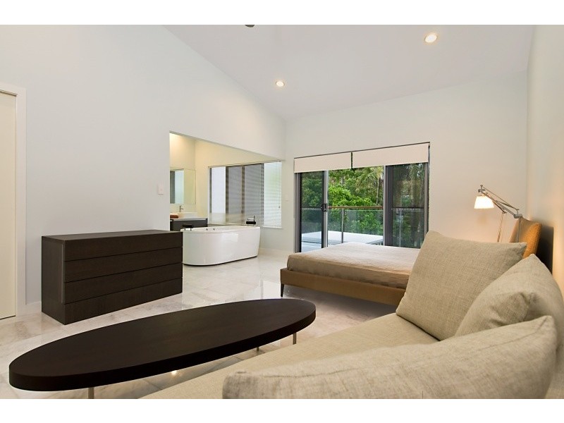 52 Cedar Rd, Palm Cove QLD 4879
