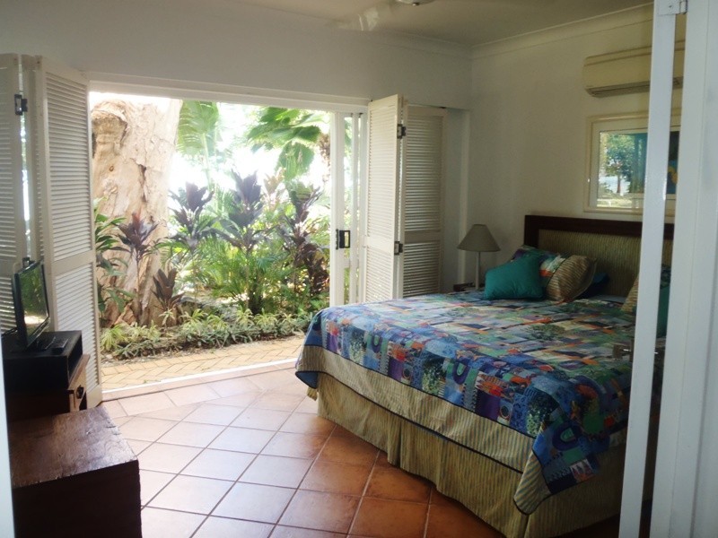 1/111 Williams Esplanade, Palm Cove QLD 4879
