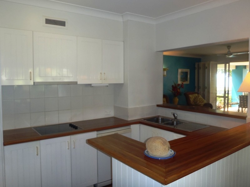 1/111 Williams Esplanade, Palm Cove QLD 4879