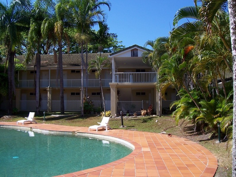 1/84 Coral Coast Drive, Palm Cove QLD 4879