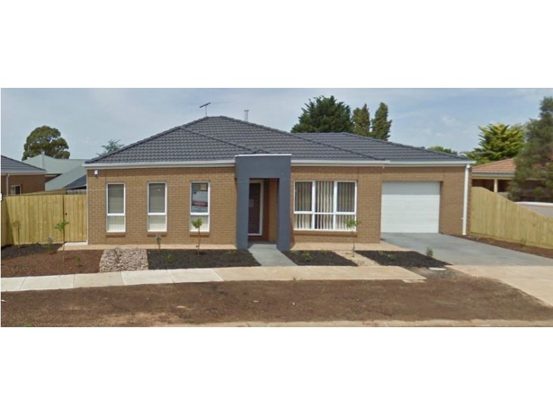 2/38 Galilee Blvd, Melton West VIC 3337