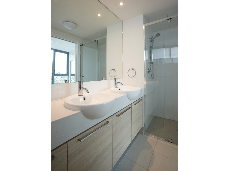 11612/8 Harbour Road, Hamilton QLD 4007