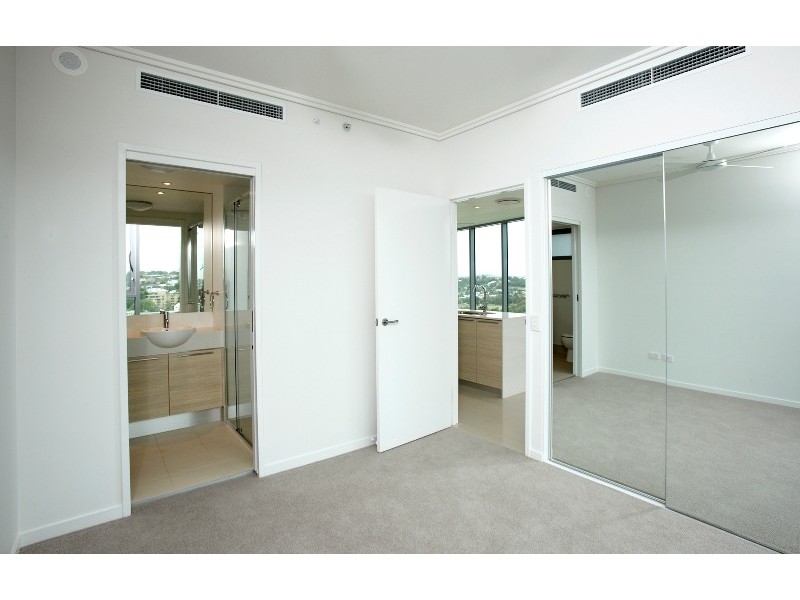 11612/8 Harbour Road, Hamilton QLD 4007