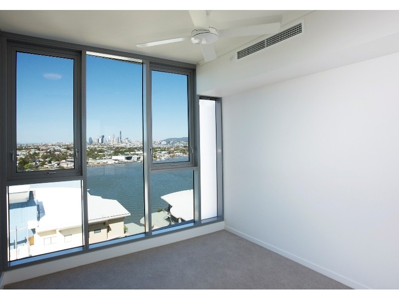 11111/8 Harbour Road, Hamilton QLD 4007