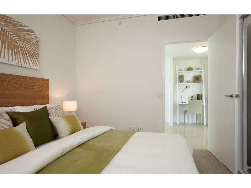 10813/8 Harbour Road, Hamilton QLD 4007