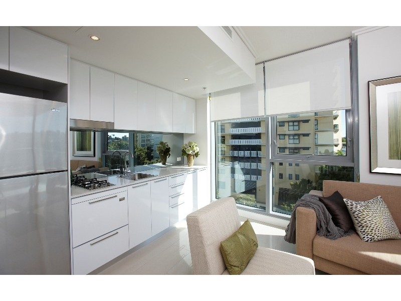 10813/8 Harbour Road, Hamilton QLD 4007